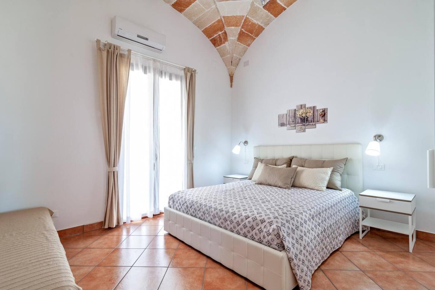 La Dimora Dei Conti Bed & Breakfast Collemeto Luaran gambar