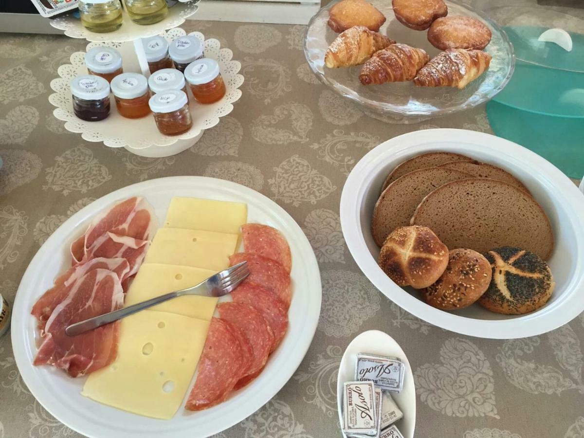 La Dimora Dei Conti Bed & Breakfast Collemeto Luaran gambar